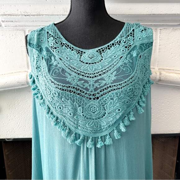 Davi & Dani - Lace Collar Bohemian Tunic Dress - Picture 4 of 4